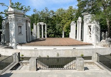 An amphitheater inside a park